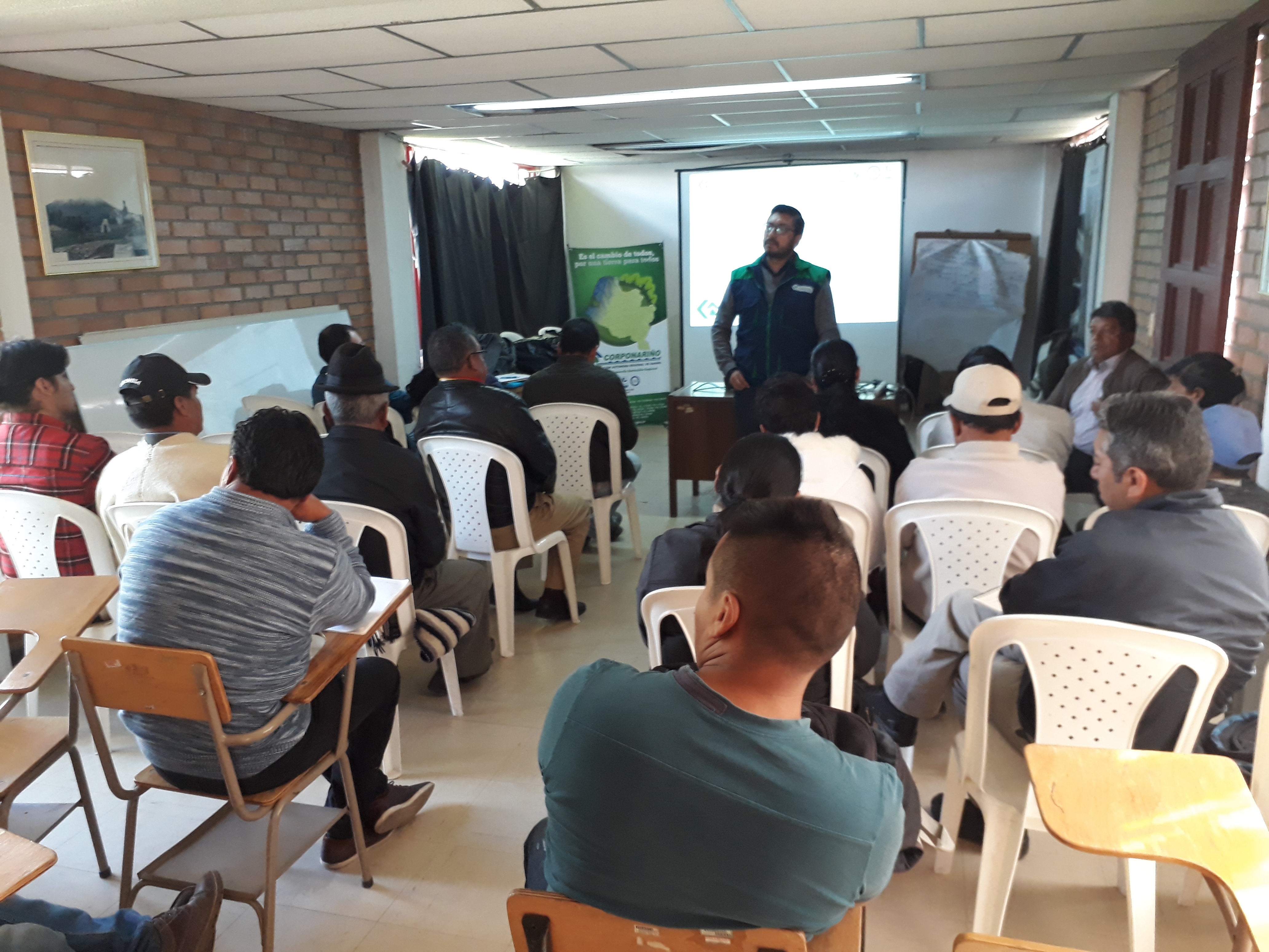 CORPONARIÑO Trabajó con Grupos Asociativos del Centro Ambiental Sur