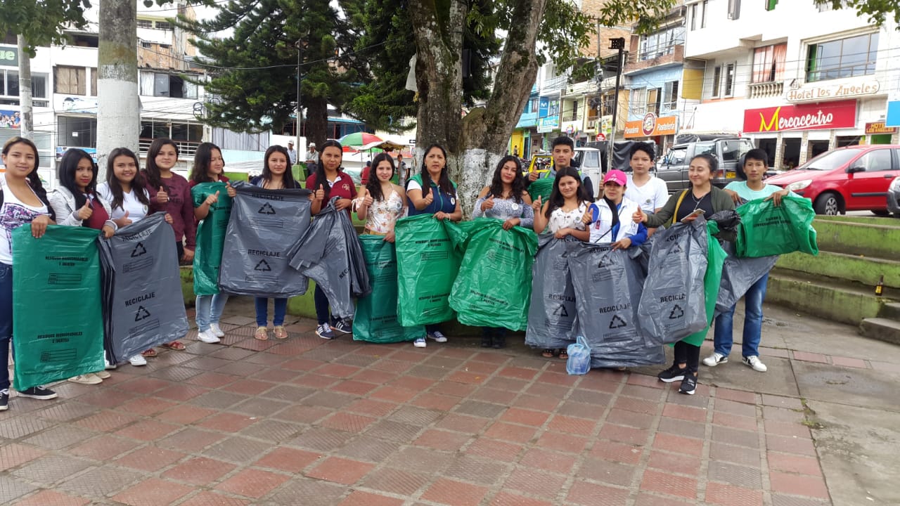CORPONARIÑO Participa en la Campaña Venteños al Rescate del Ambiente
